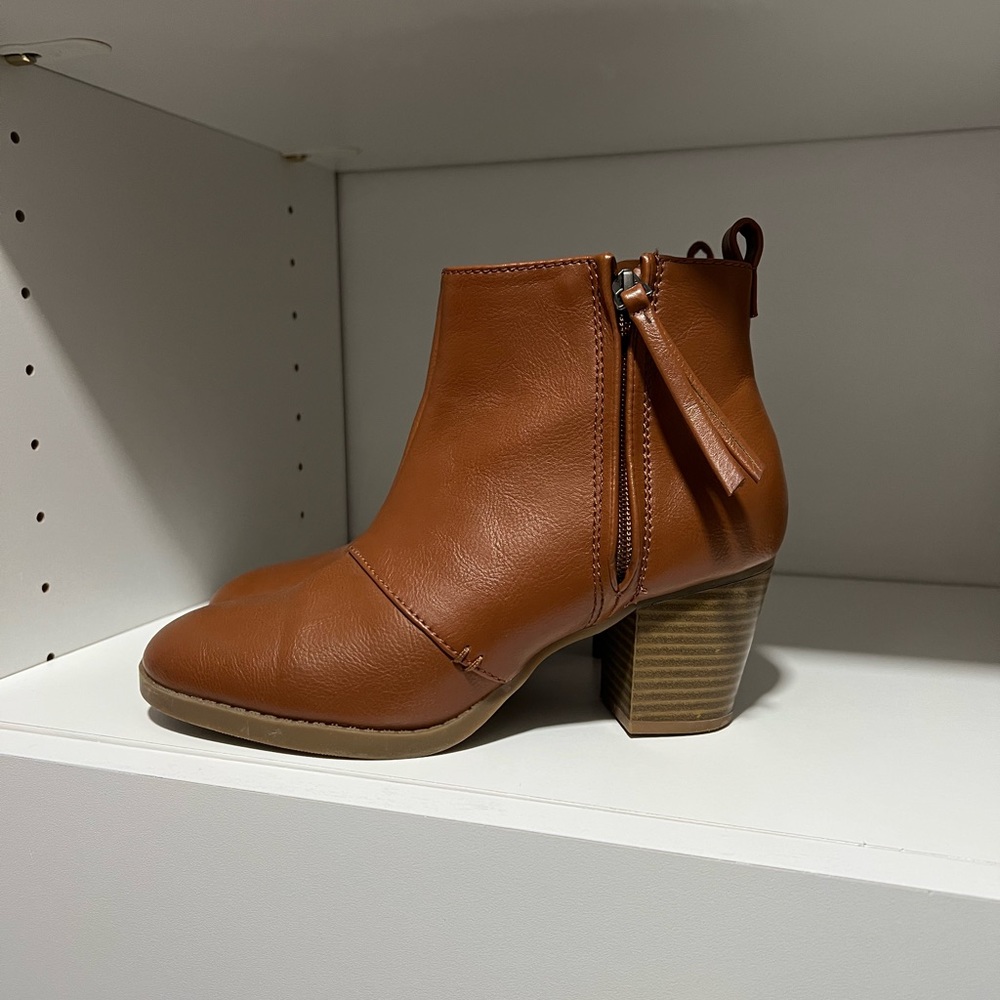 Old Navy Womens  Heeled Ankle Boot Booties